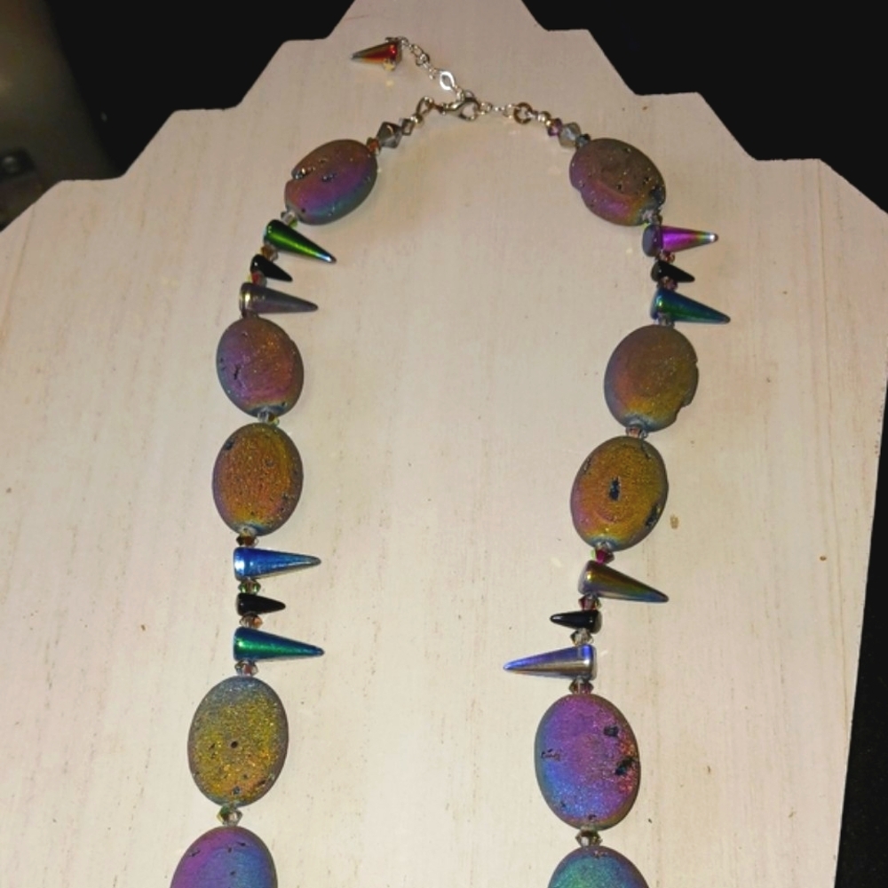 Rainbow druzy geode agate crystal necklace with glass skulls & spikes &earrings - Picture 6 of 15